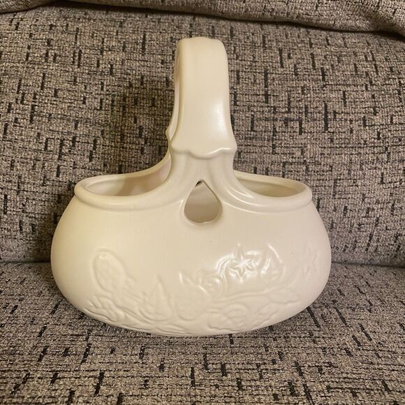 Rare Vintage Hull Pottery Drip Strawberry Basket #F66 EXC Condition - Picture 2 of 10